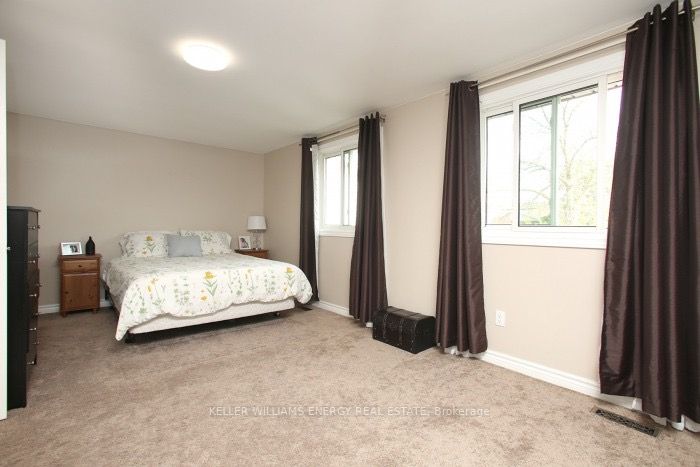 1326 Cherrydown Dr