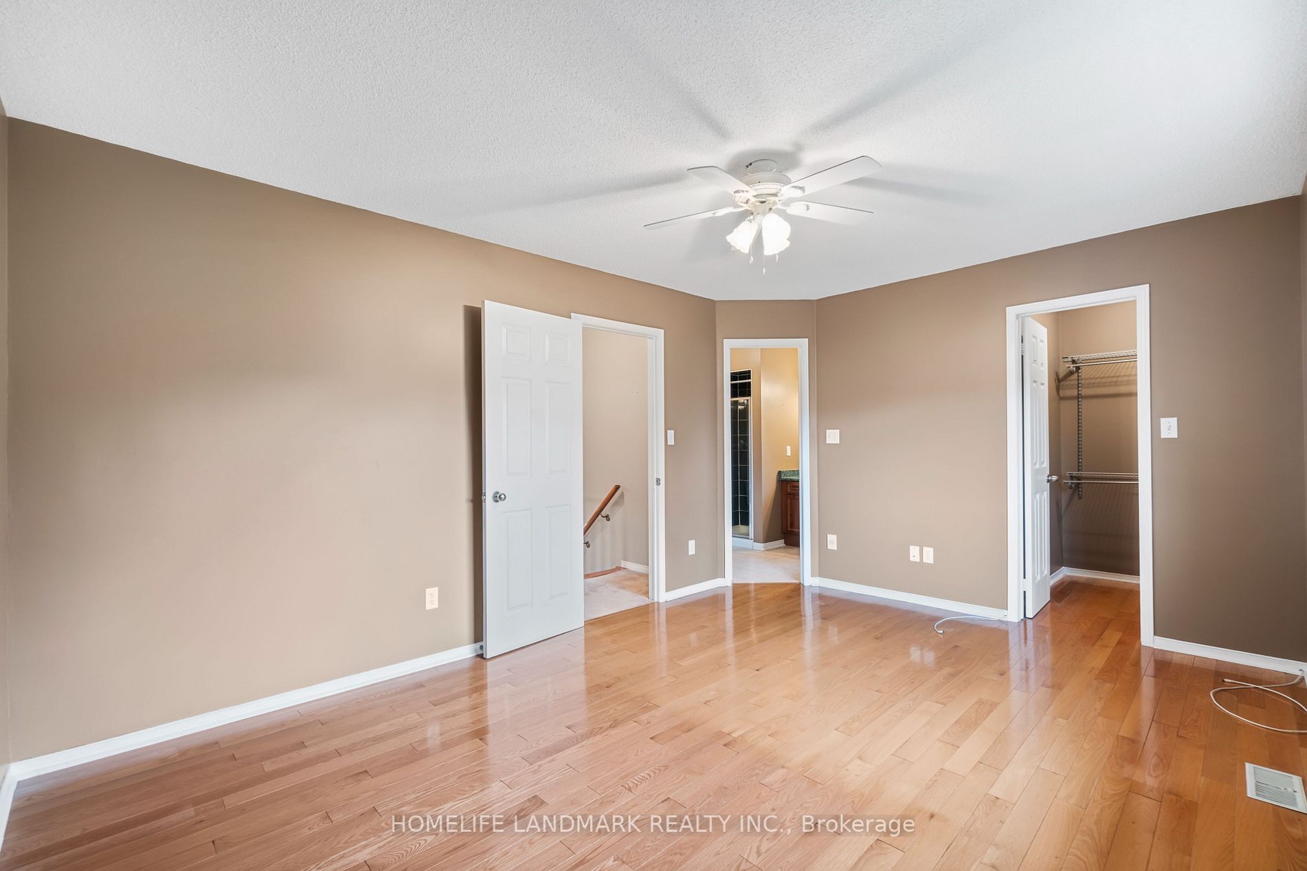512 Sandalwood Crt