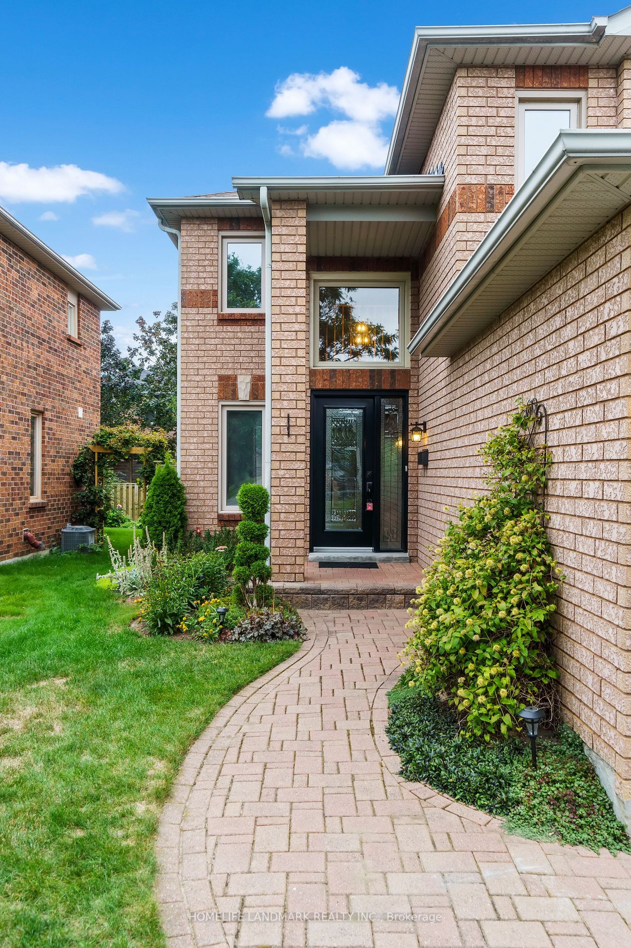 512 Sandalwood Crt