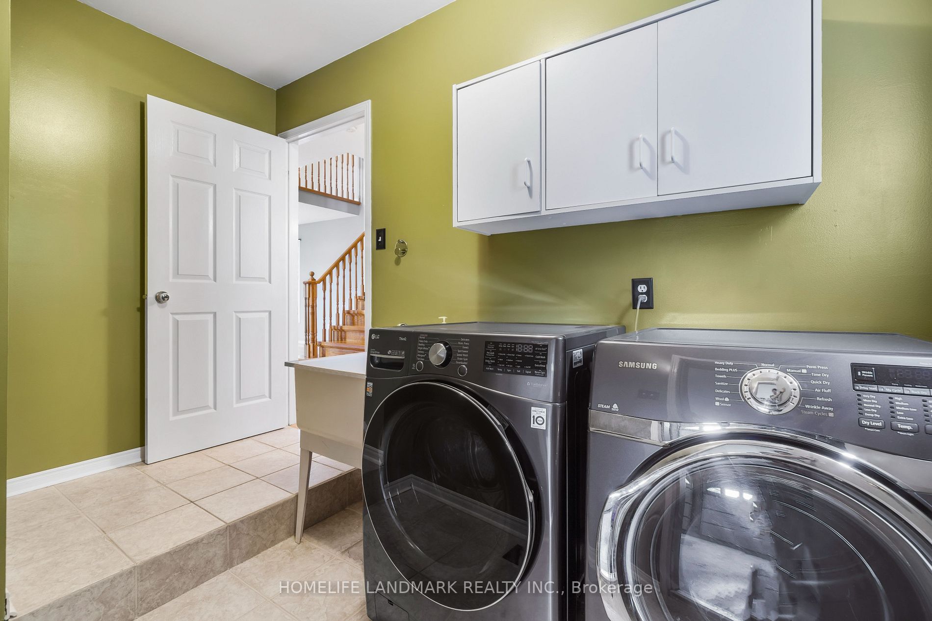 512 Sandalwood Crt