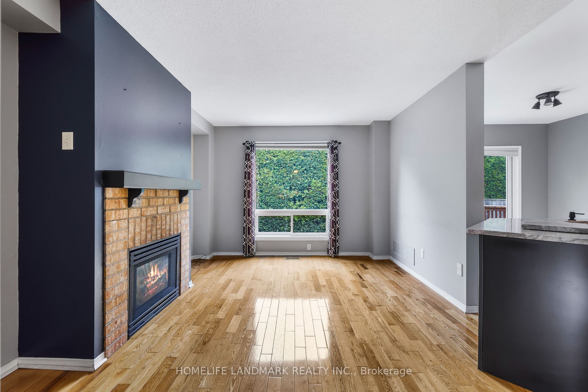 512 Sandalwood Crt