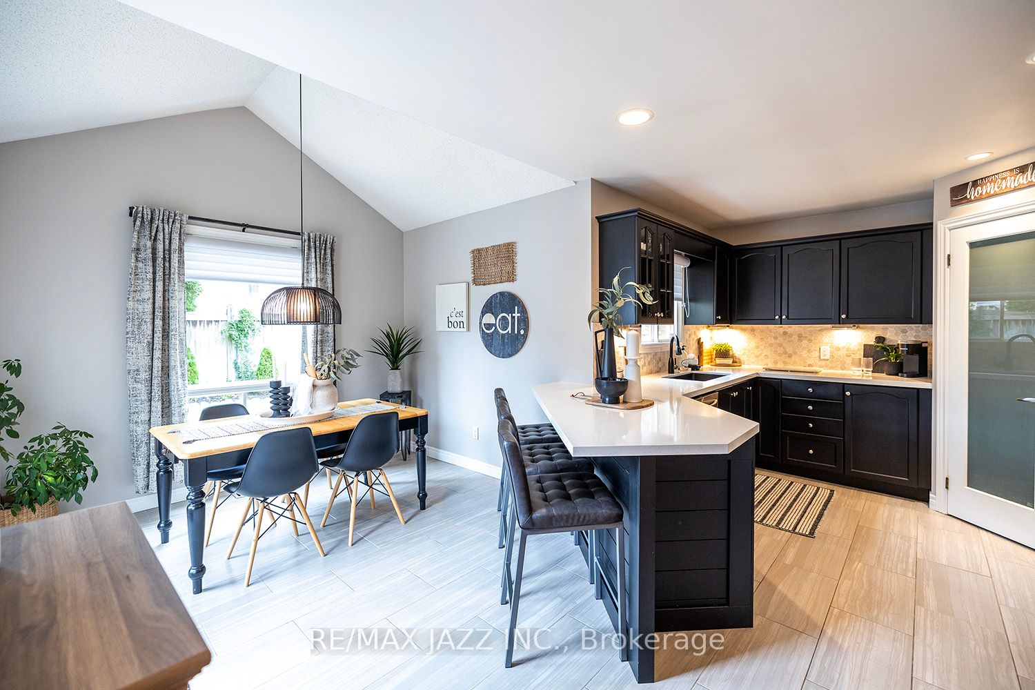 188 Niagara Dr