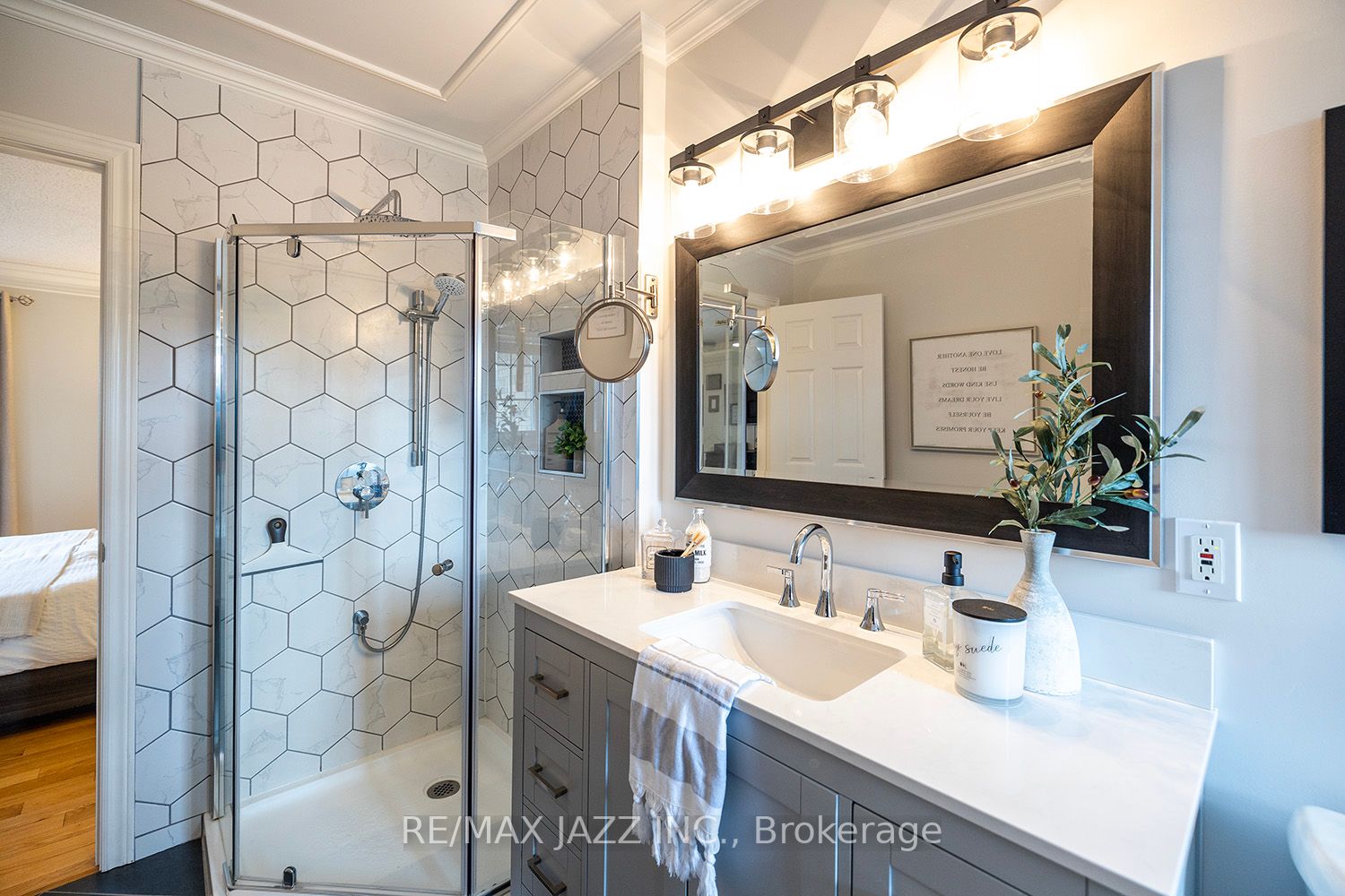 188 Niagara Dr