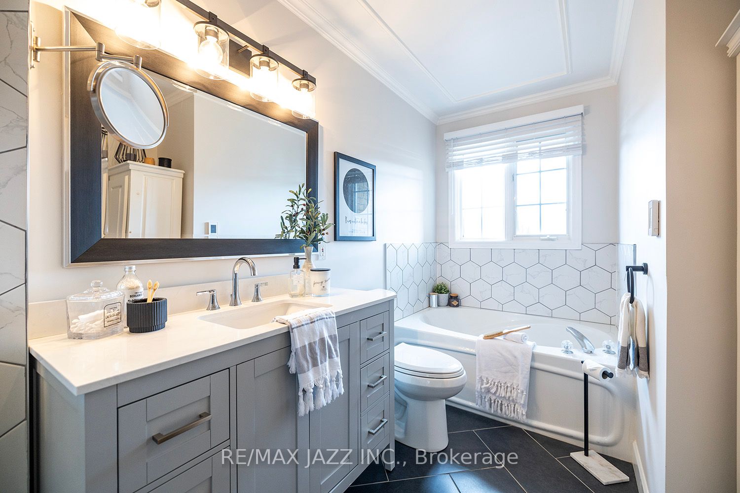 188 Niagara Dr