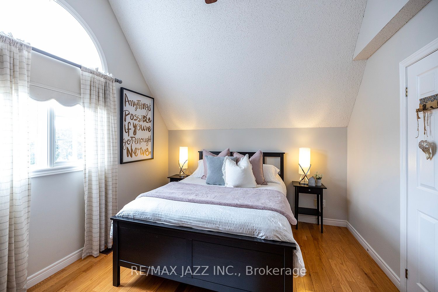 188 Niagara Dr