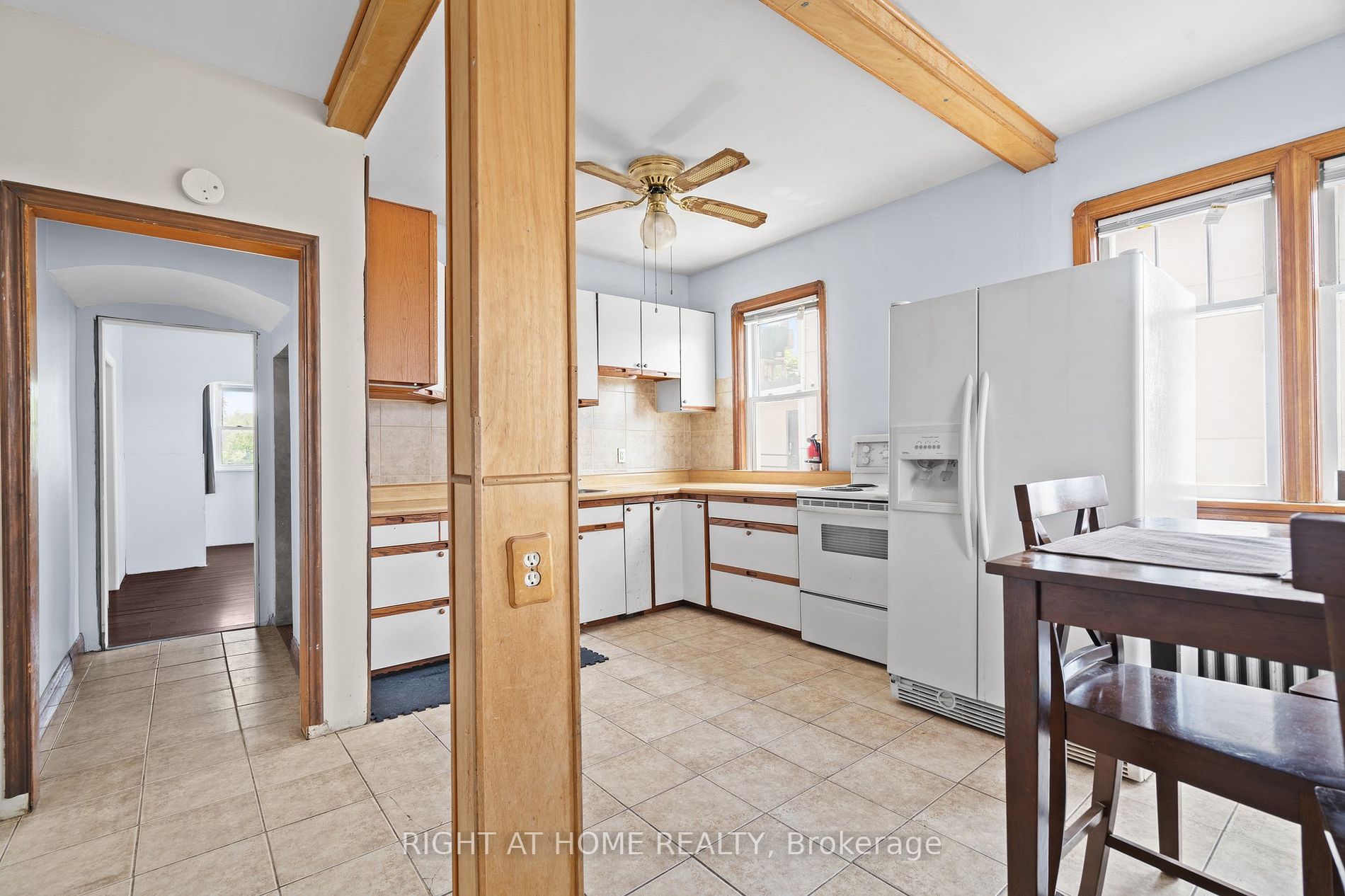 559 Ritson Rd S
