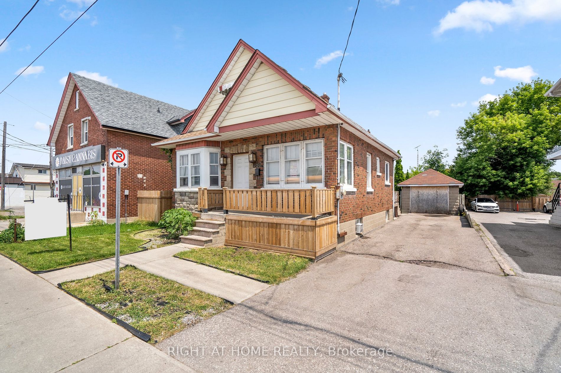559 Ritson Rd S