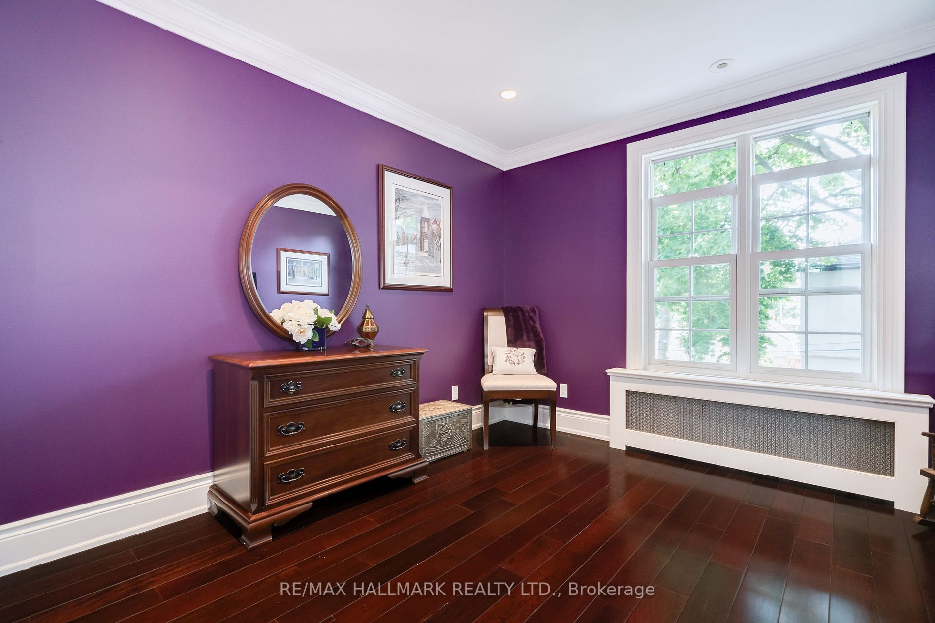 31 Red Deer Ave