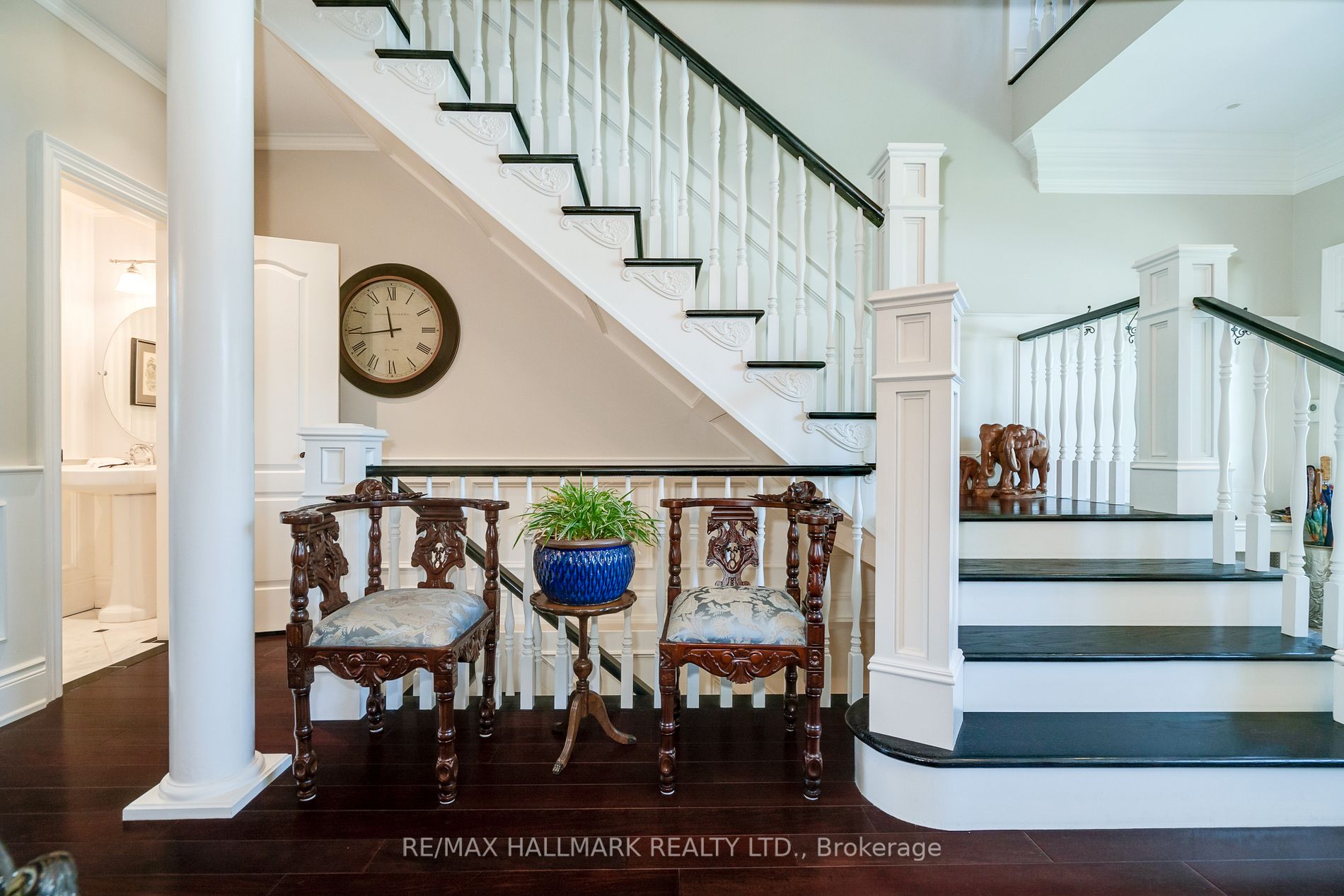 31 Red Deer Ave