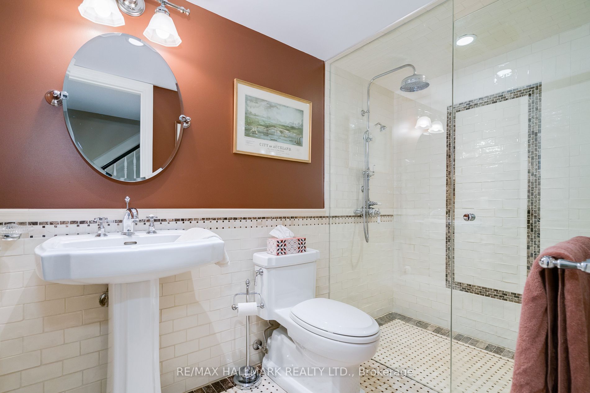 31 Red Deer Ave