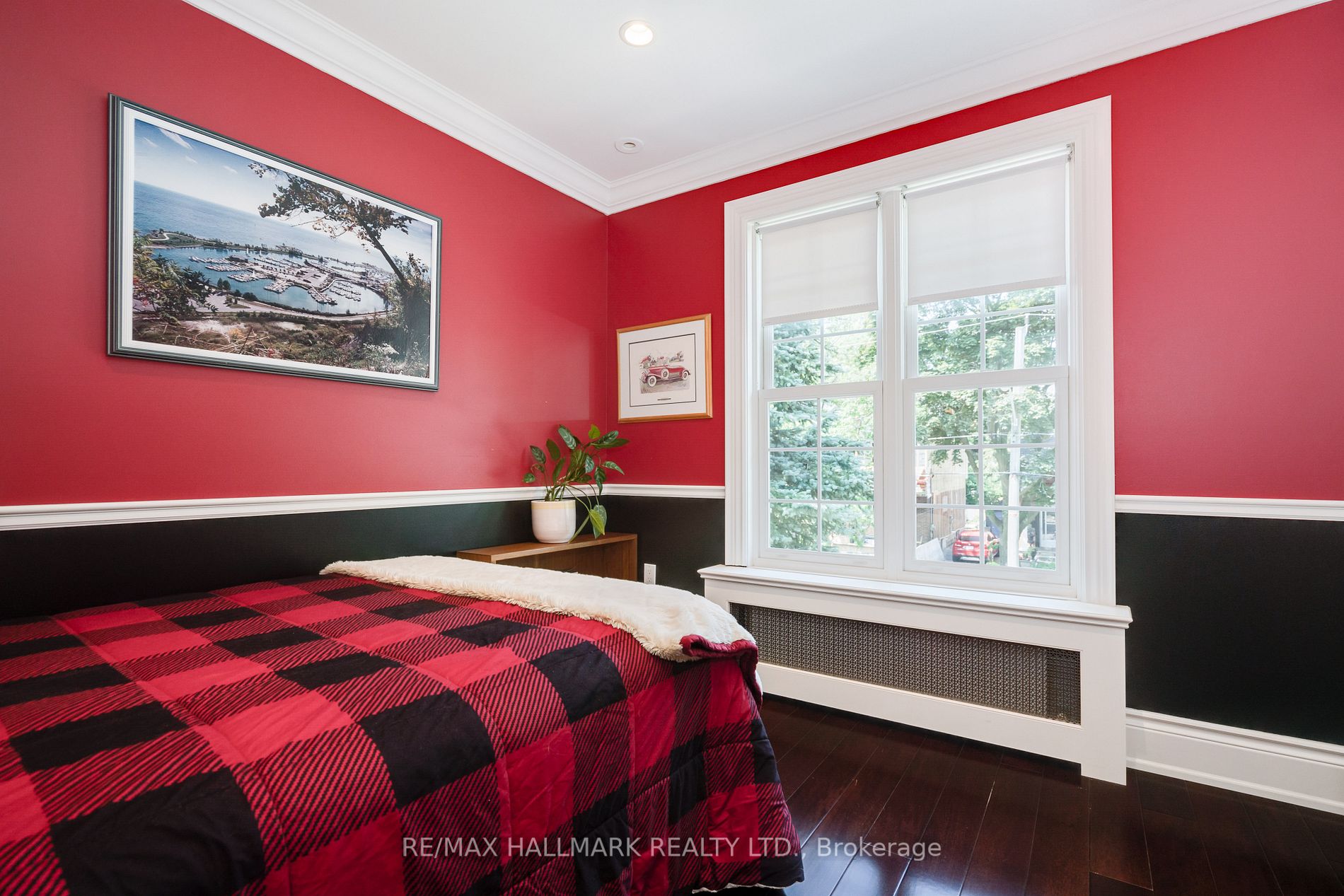 31 Red Deer Ave