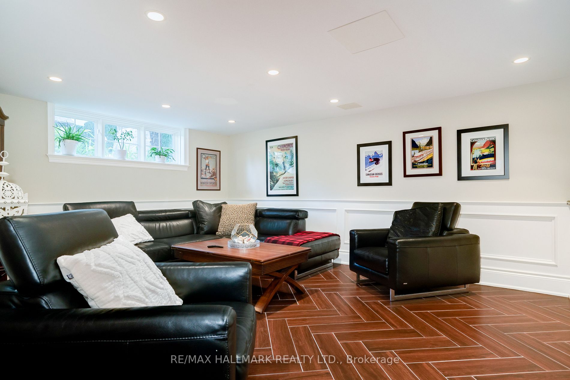 31 Red Deer Ave