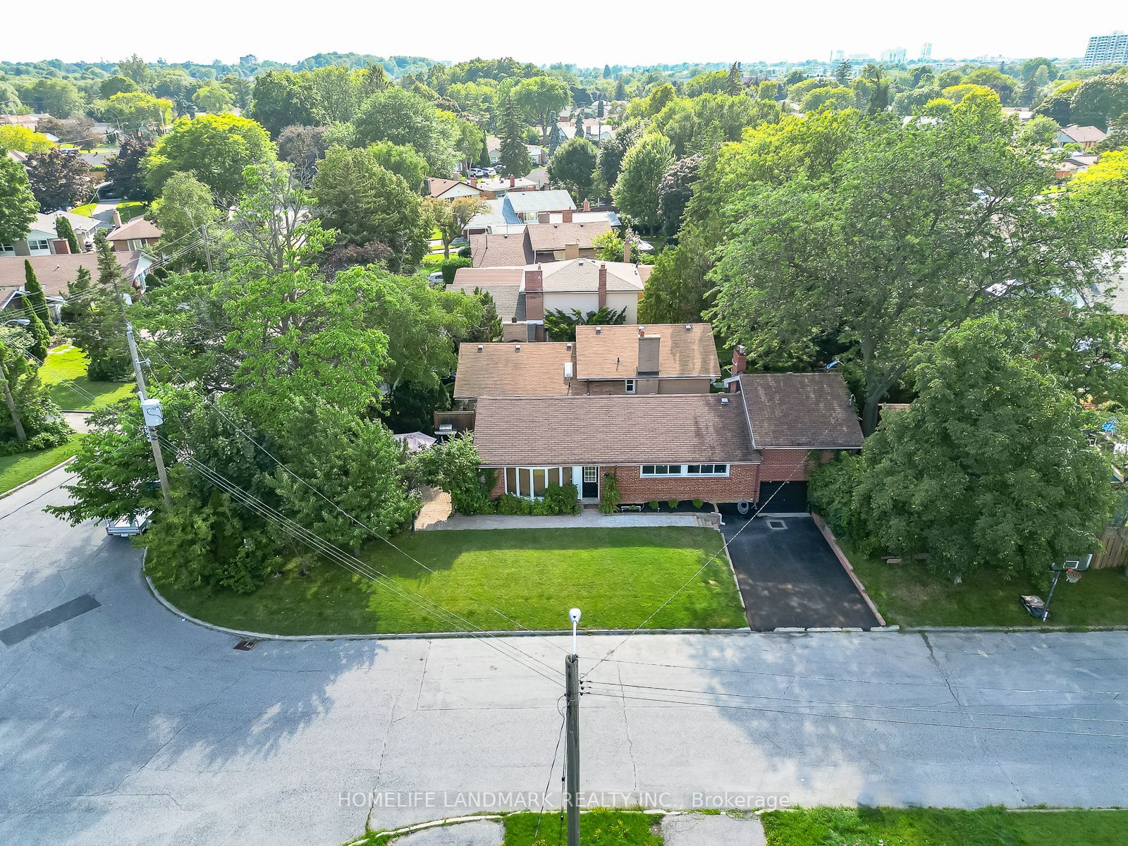 24 Panmure Cres E