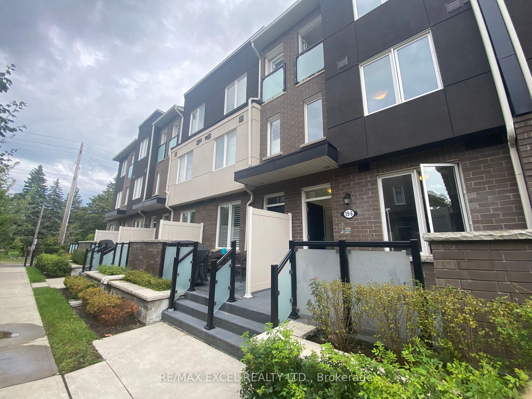 15 Heron Park Pl, #5