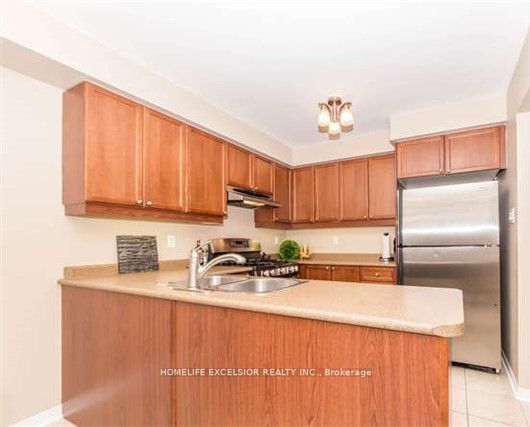 12 Styles Cres