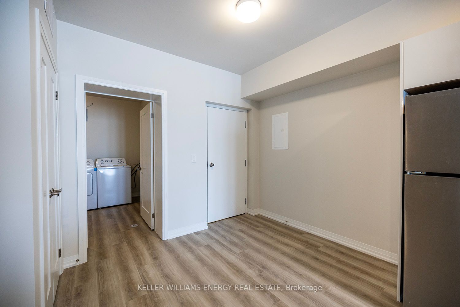 750 King St E, ##105