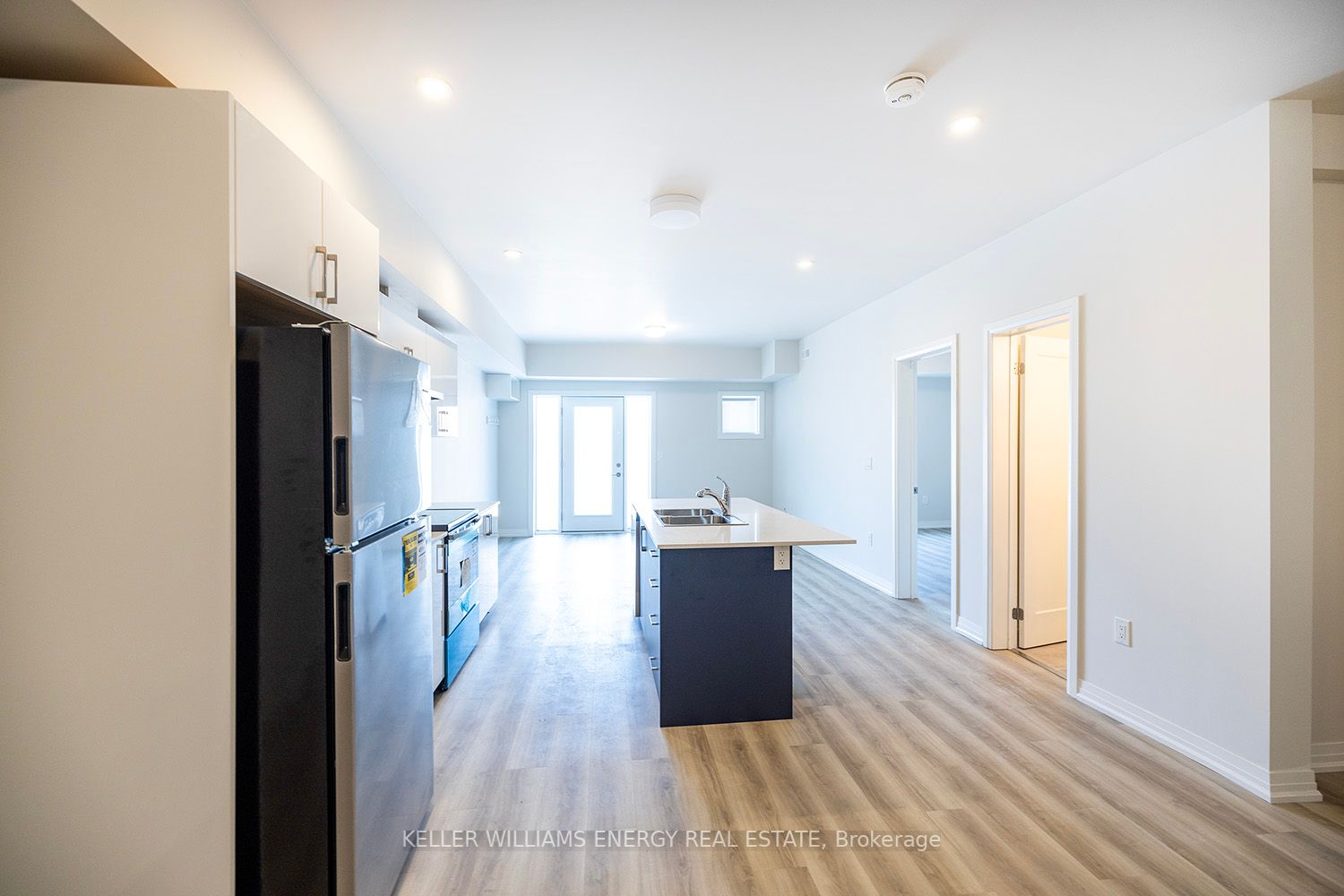 750 King St E, ##105