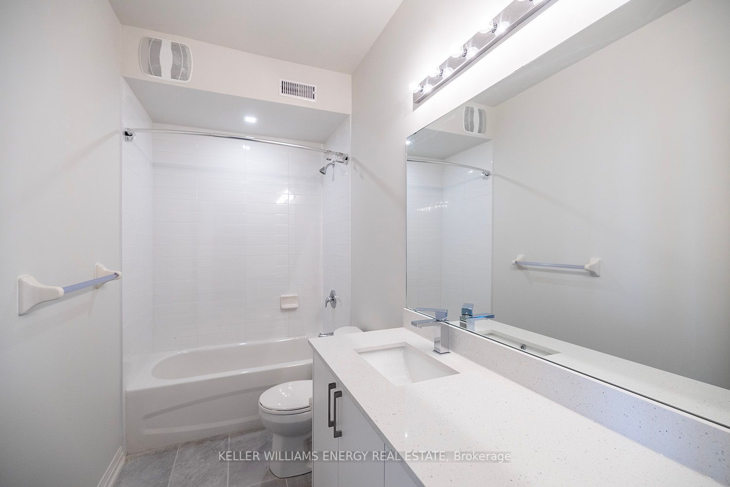 750 King St E, ##105