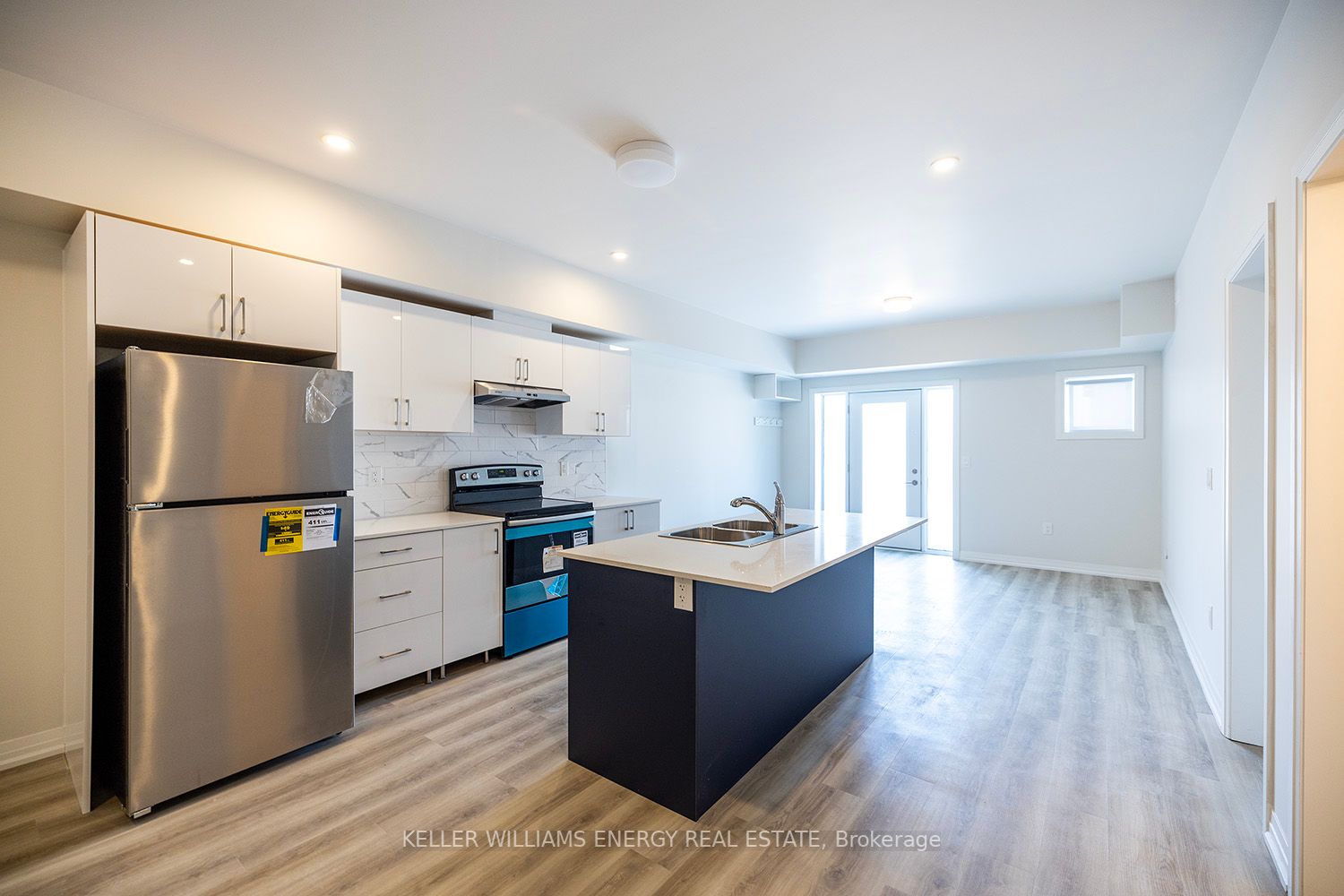 750 King St E, ##105
