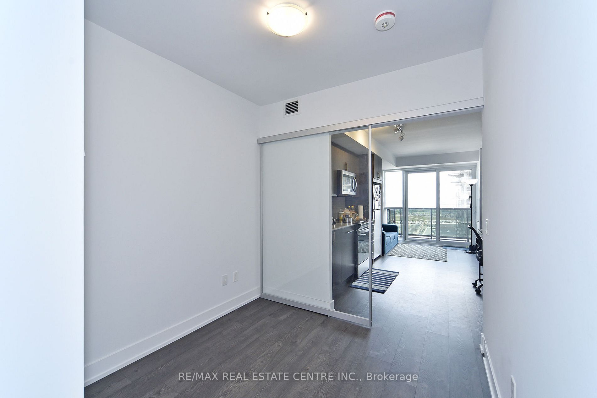 2550 Simcoe St, #1814