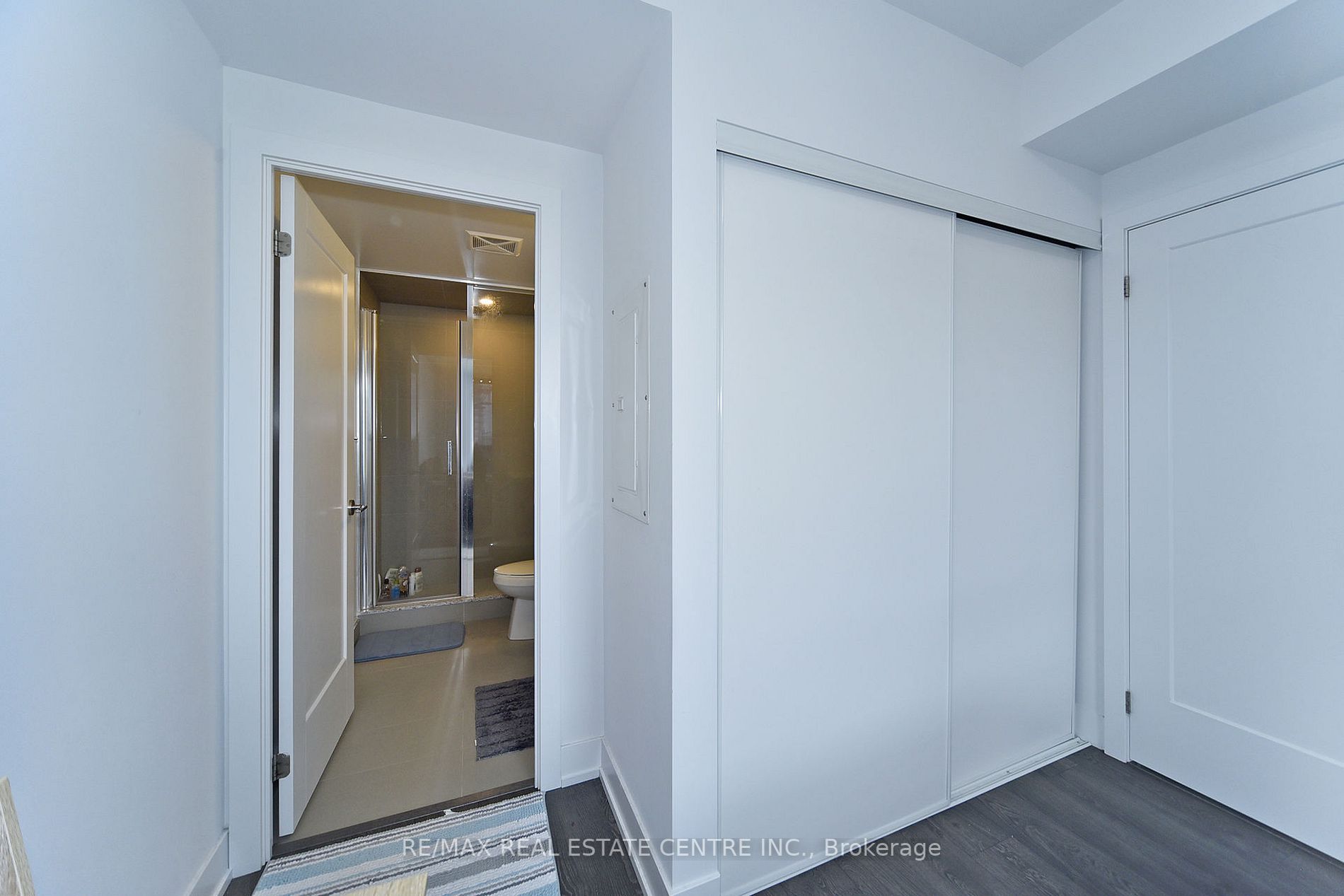 2550 Simcoe St, #1814