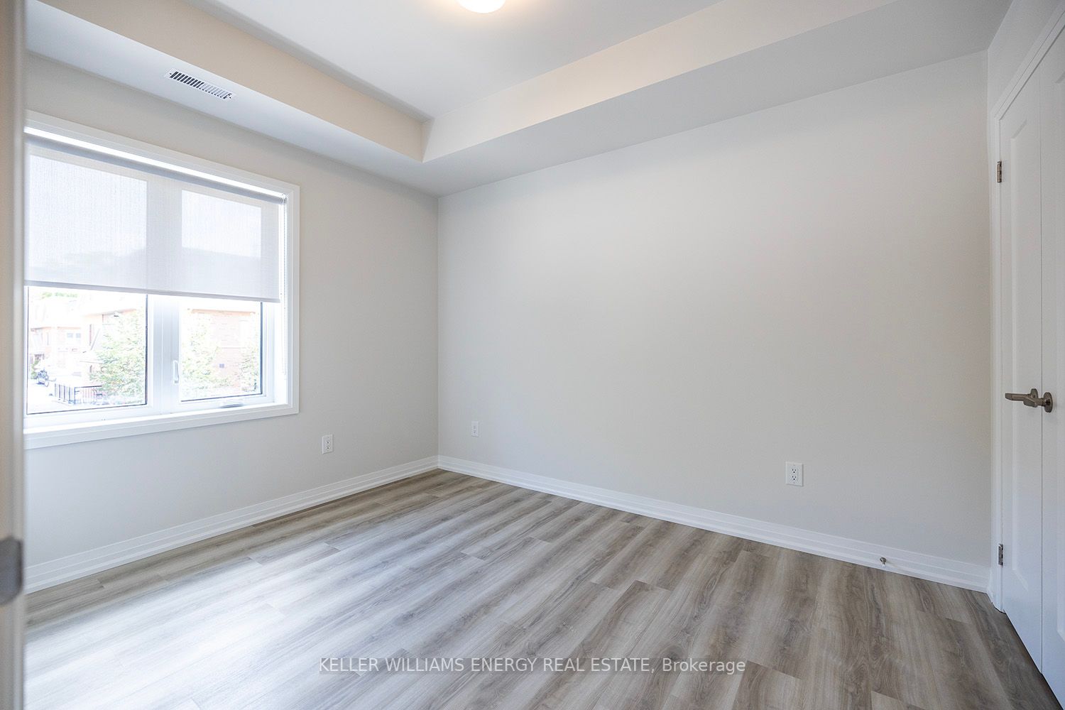 750 King St E, ##201