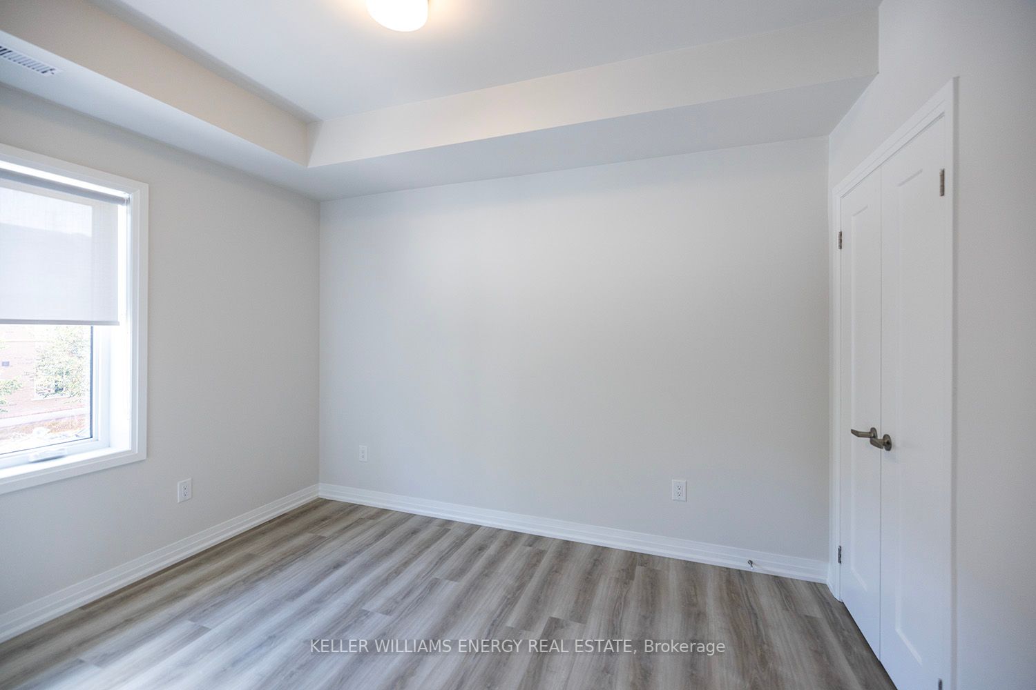750 King St E, ##201