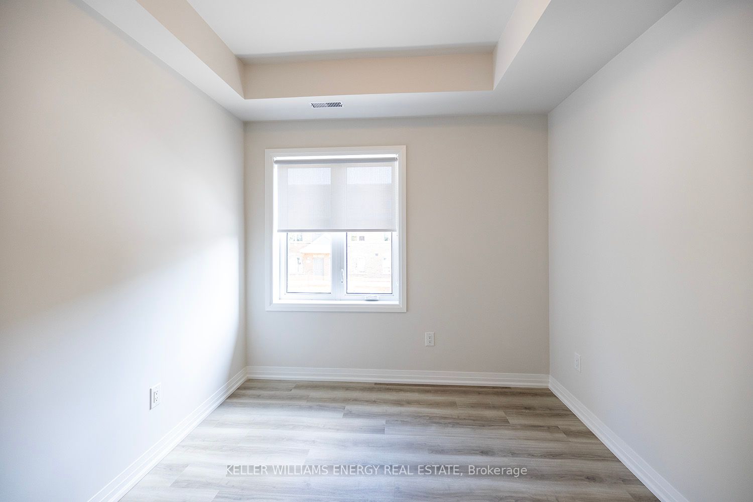 750 King St E, ##201