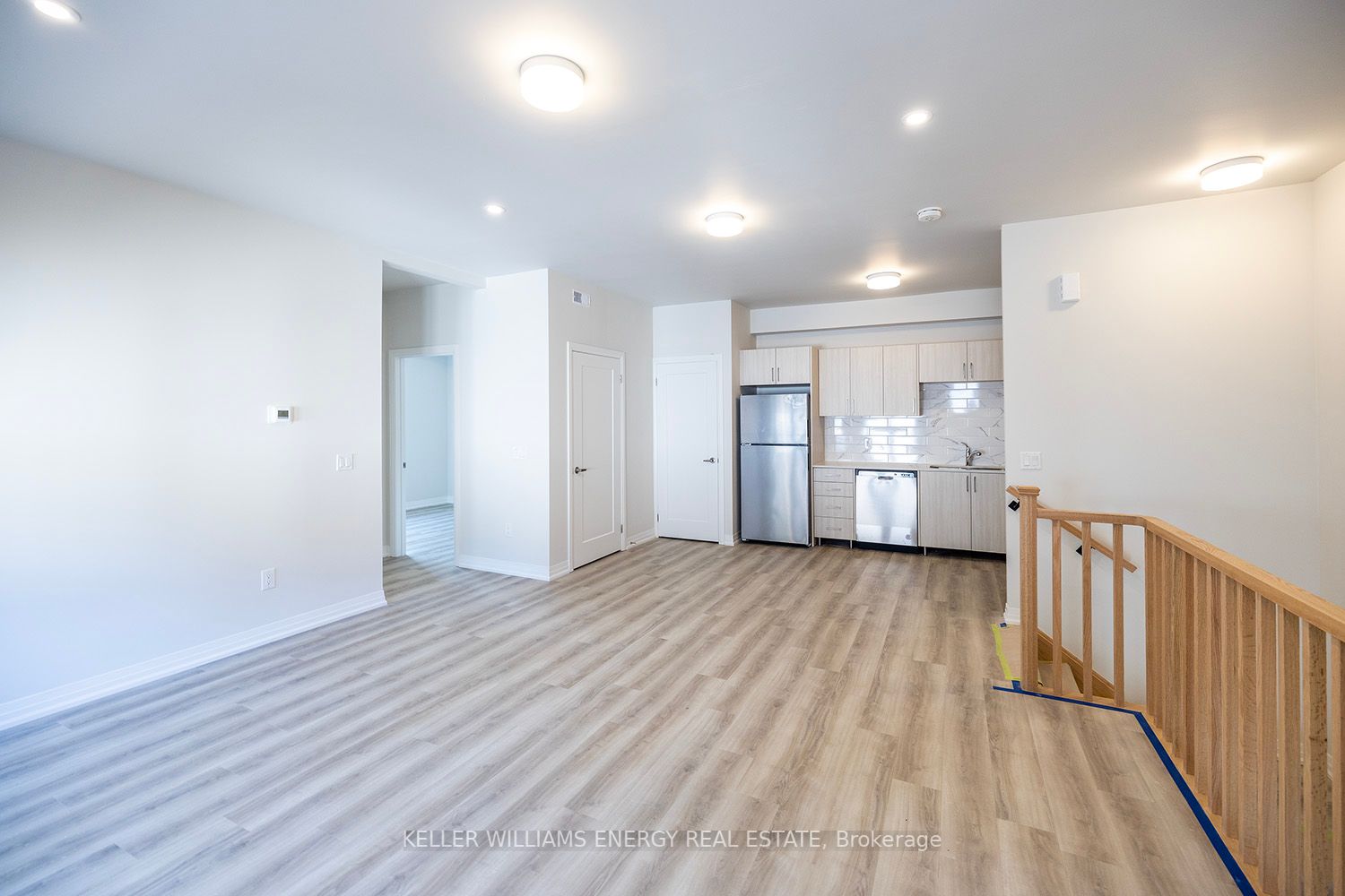 750 King St E, ##201