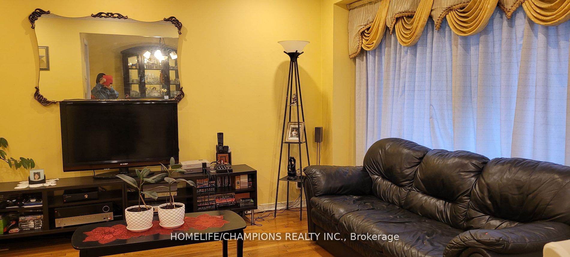 5 Baronial Crt