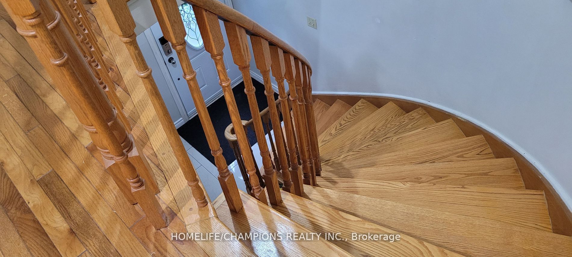 5 Baronial Crt