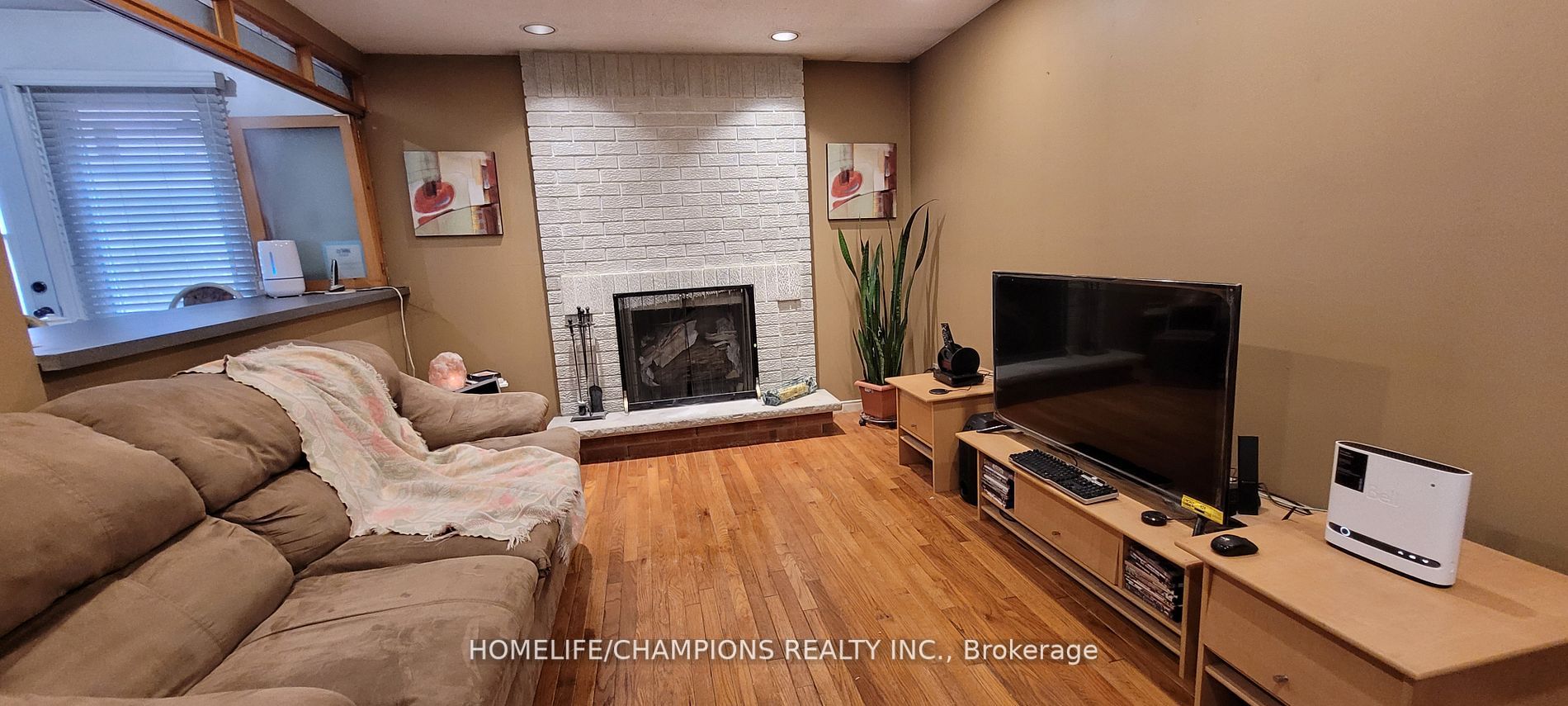 5 Baronial Crt