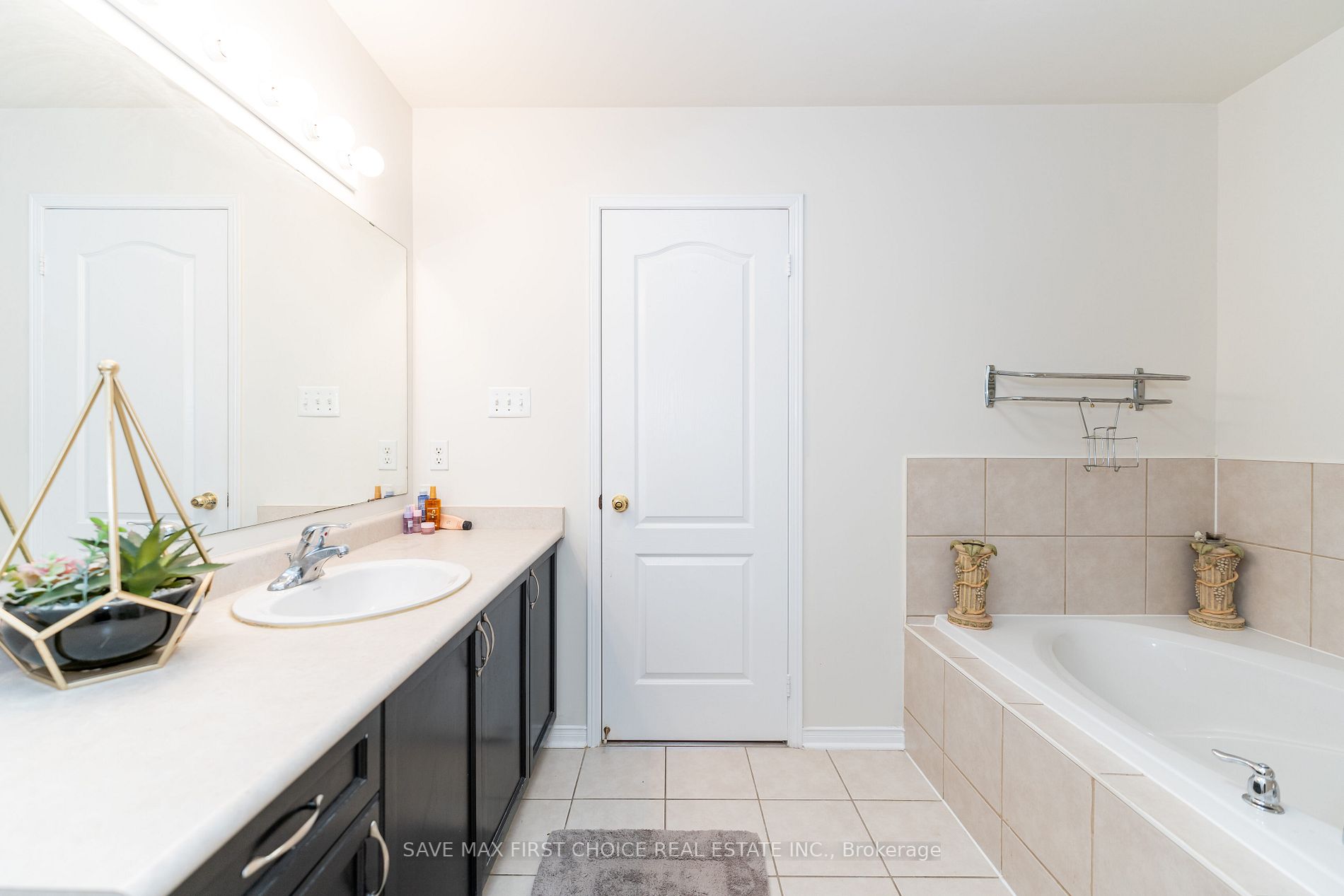 Listing E7000068 - Large Photo # 25