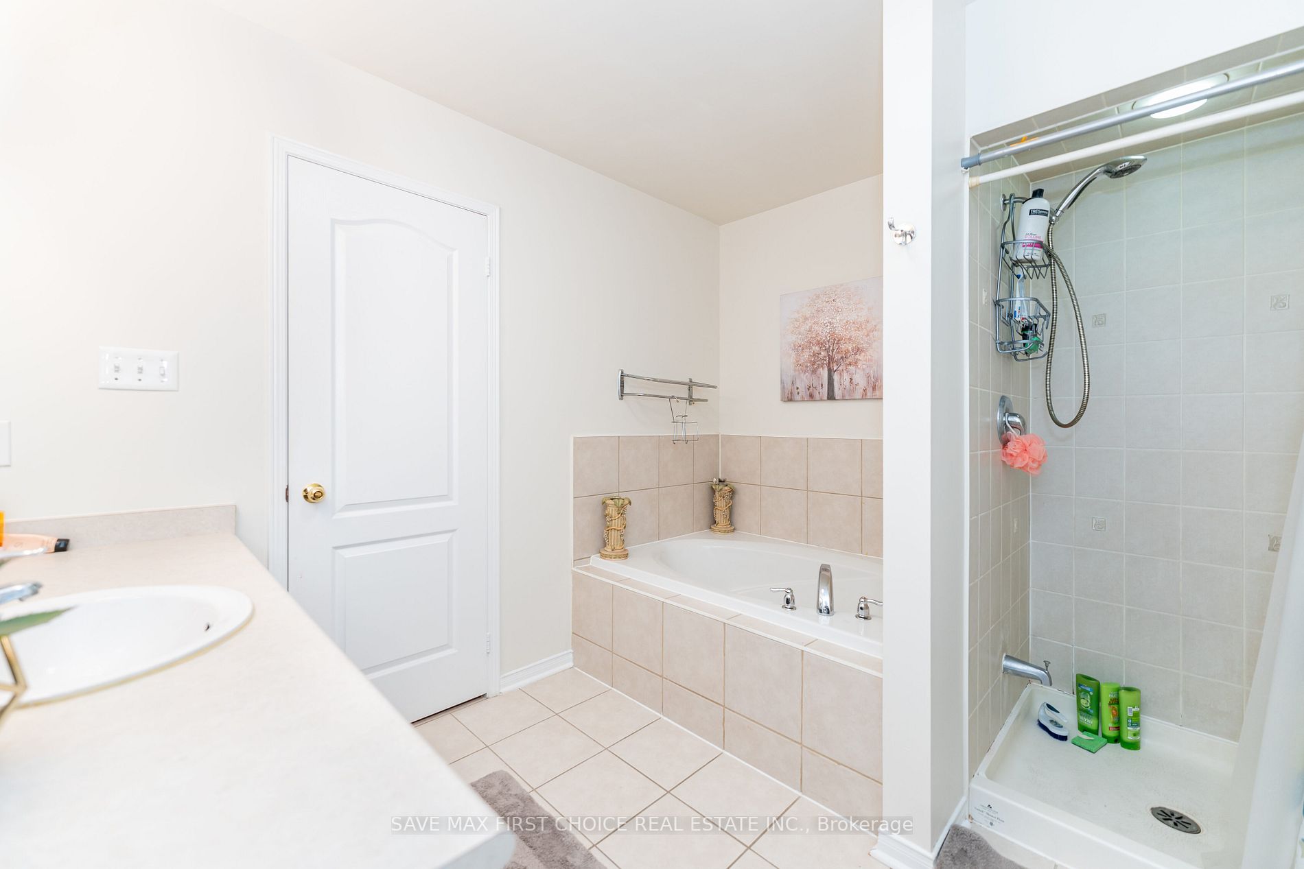 Listing E7000068 - Large Photo # 24