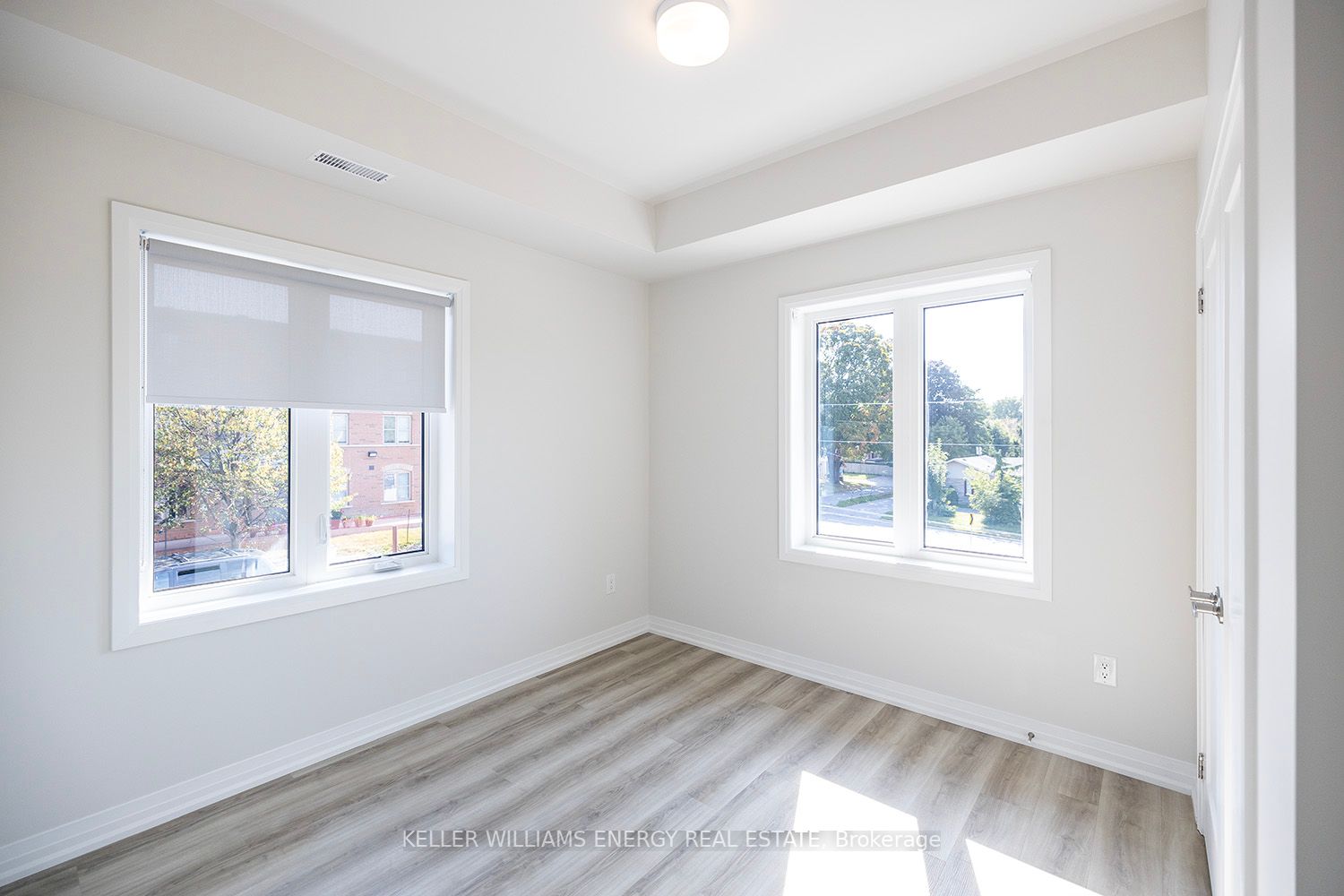 750 King St E, ##202