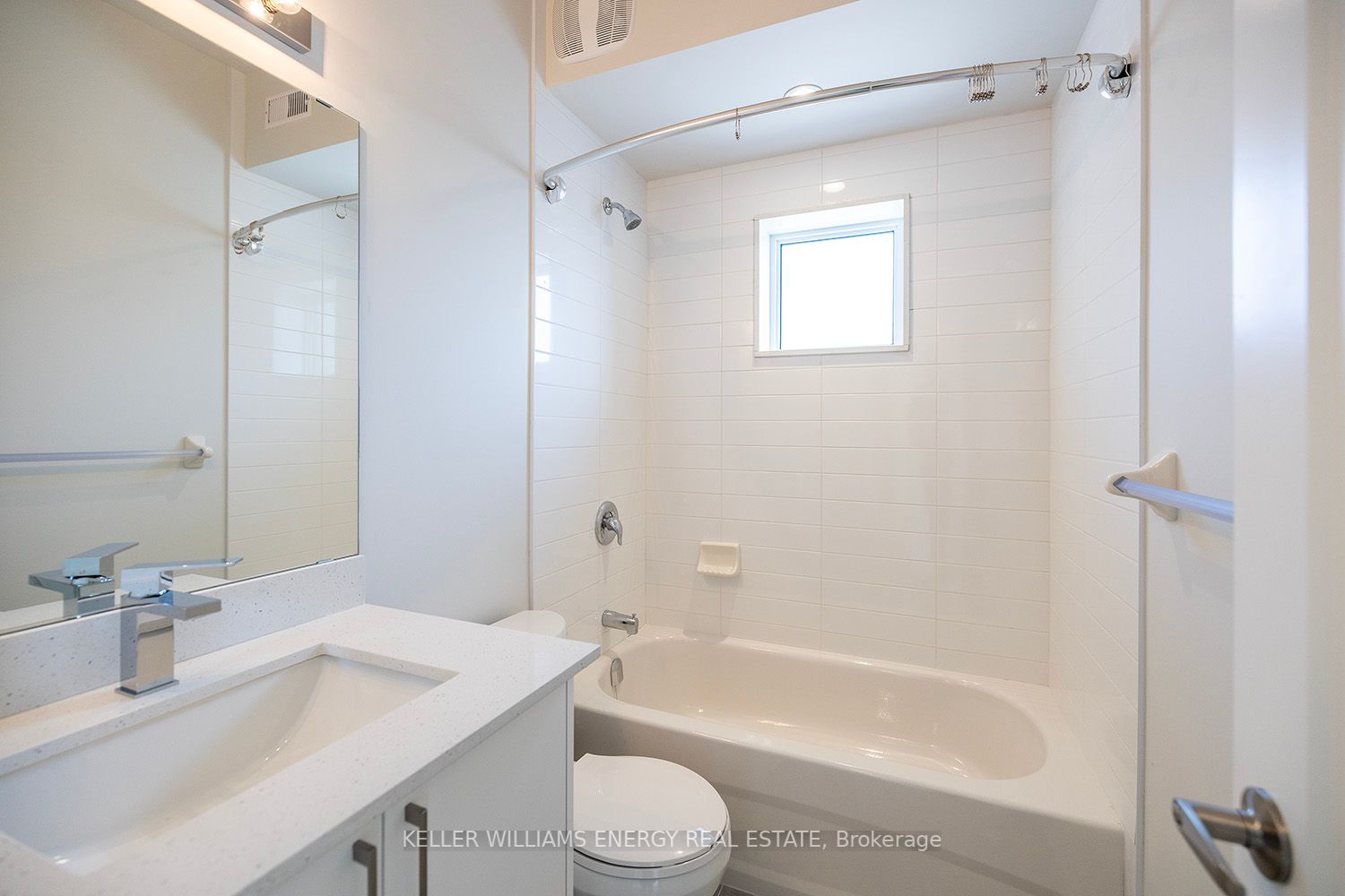750 King St E, ##202