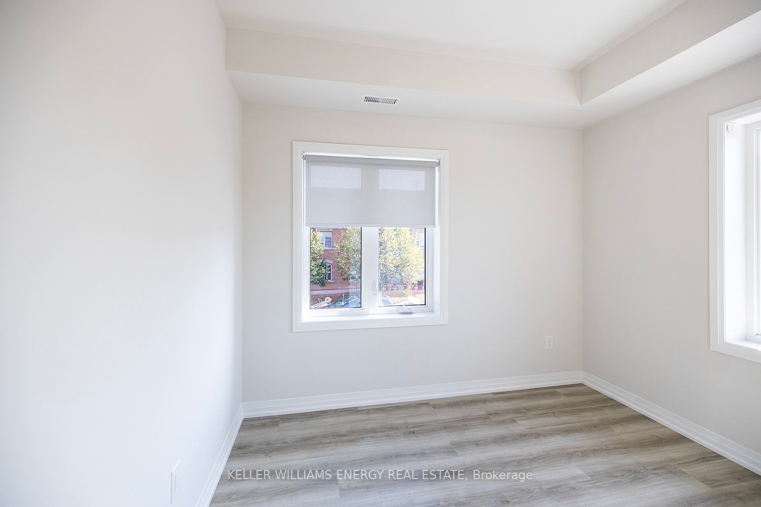 750 King St E, ##202