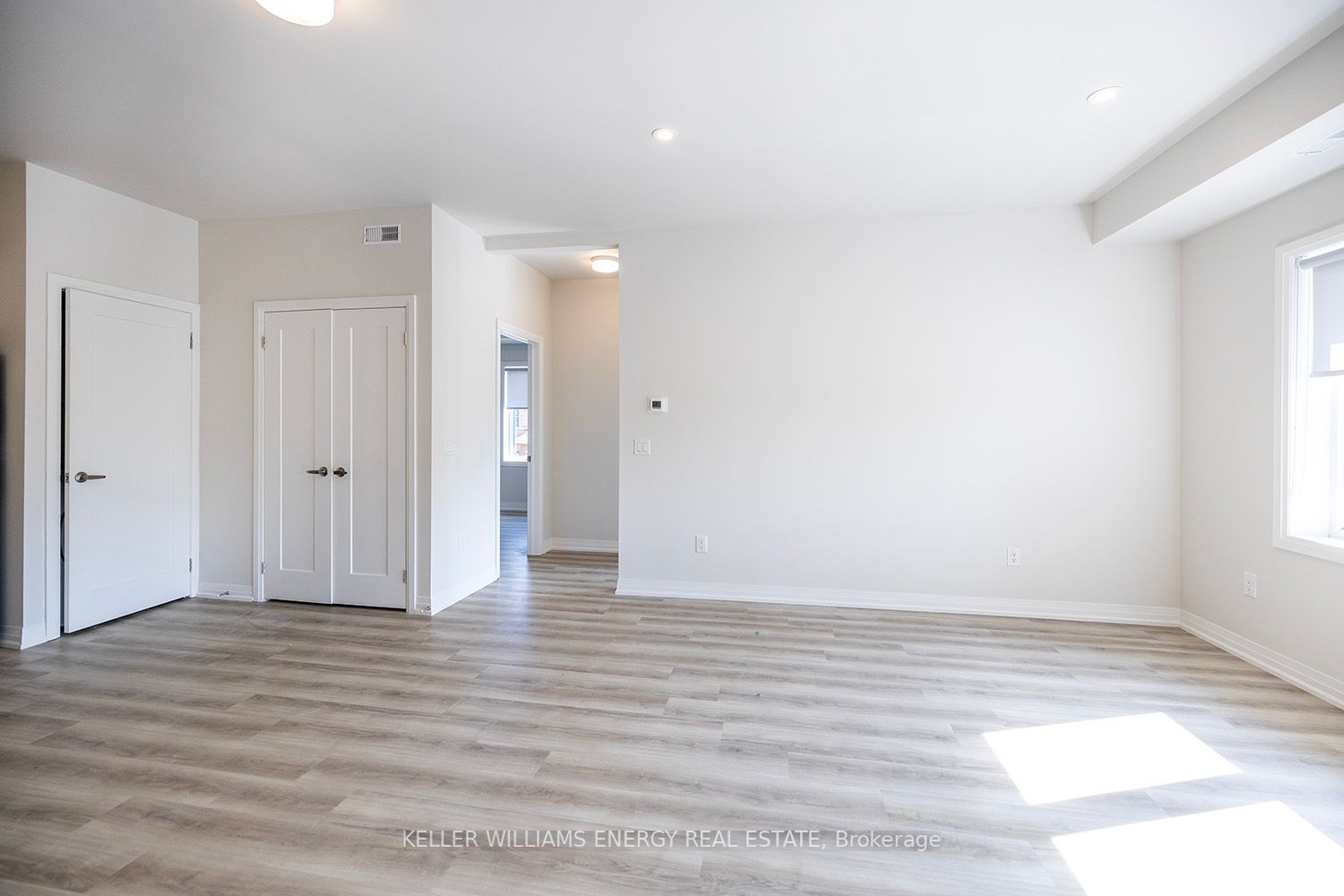 750 King St E, ##202