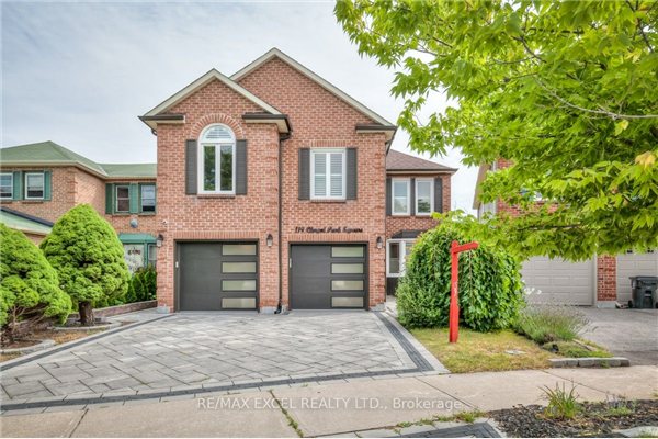 119 Chapel Park Sq, Toronto