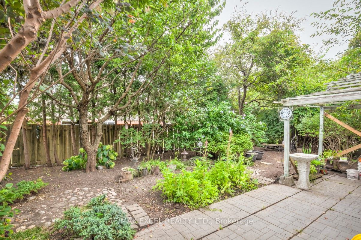 119 Chapel Park Sq