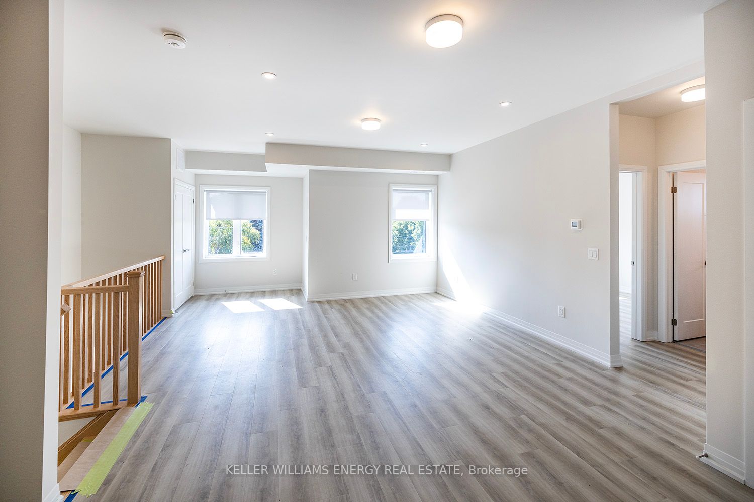 750 King St E, ##203