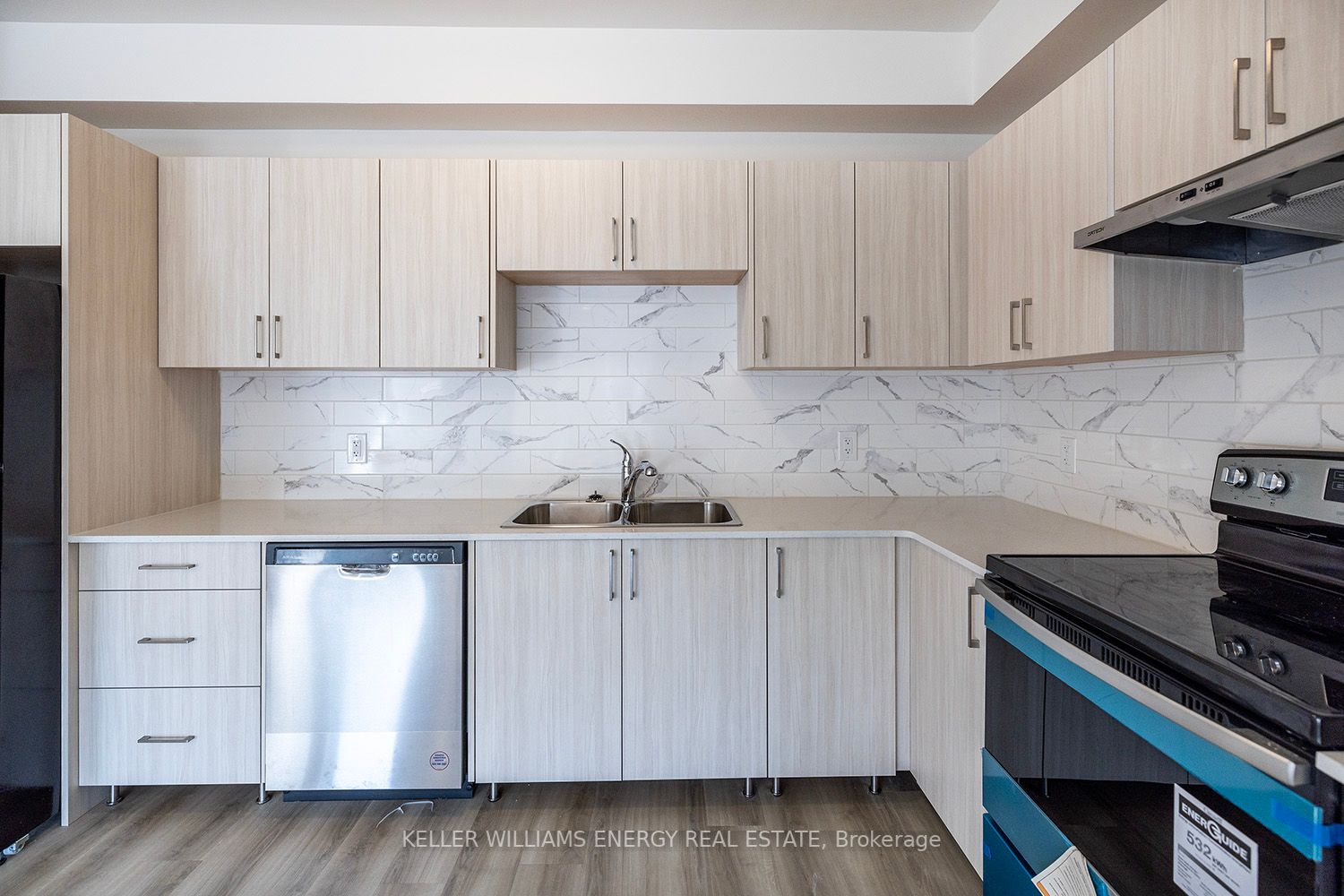 750 King St E, ##203