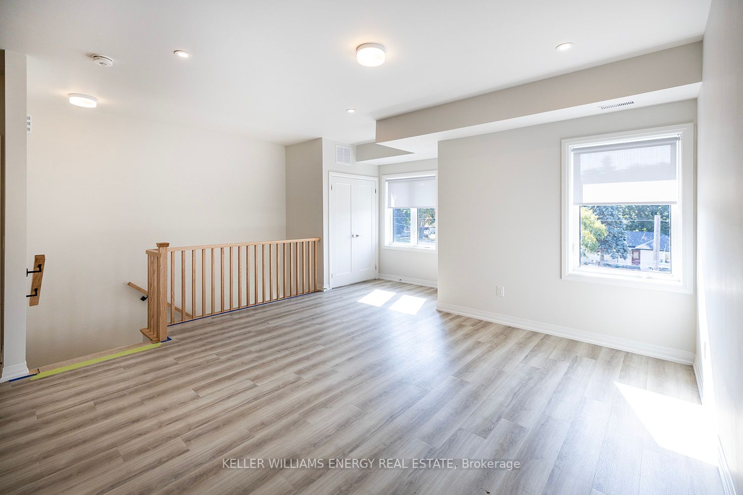 750 King St E, ##203