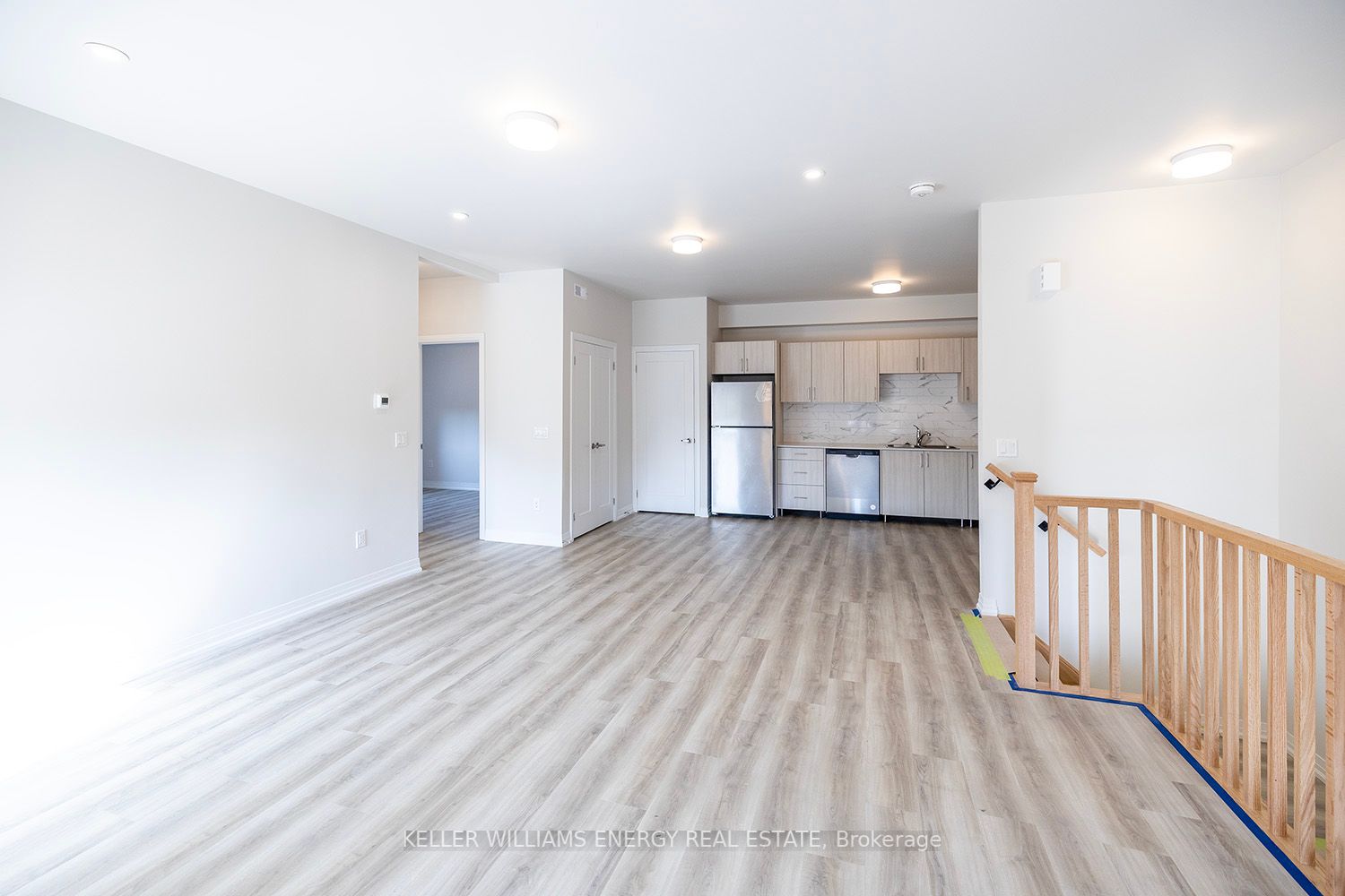 750 King St E, ##203