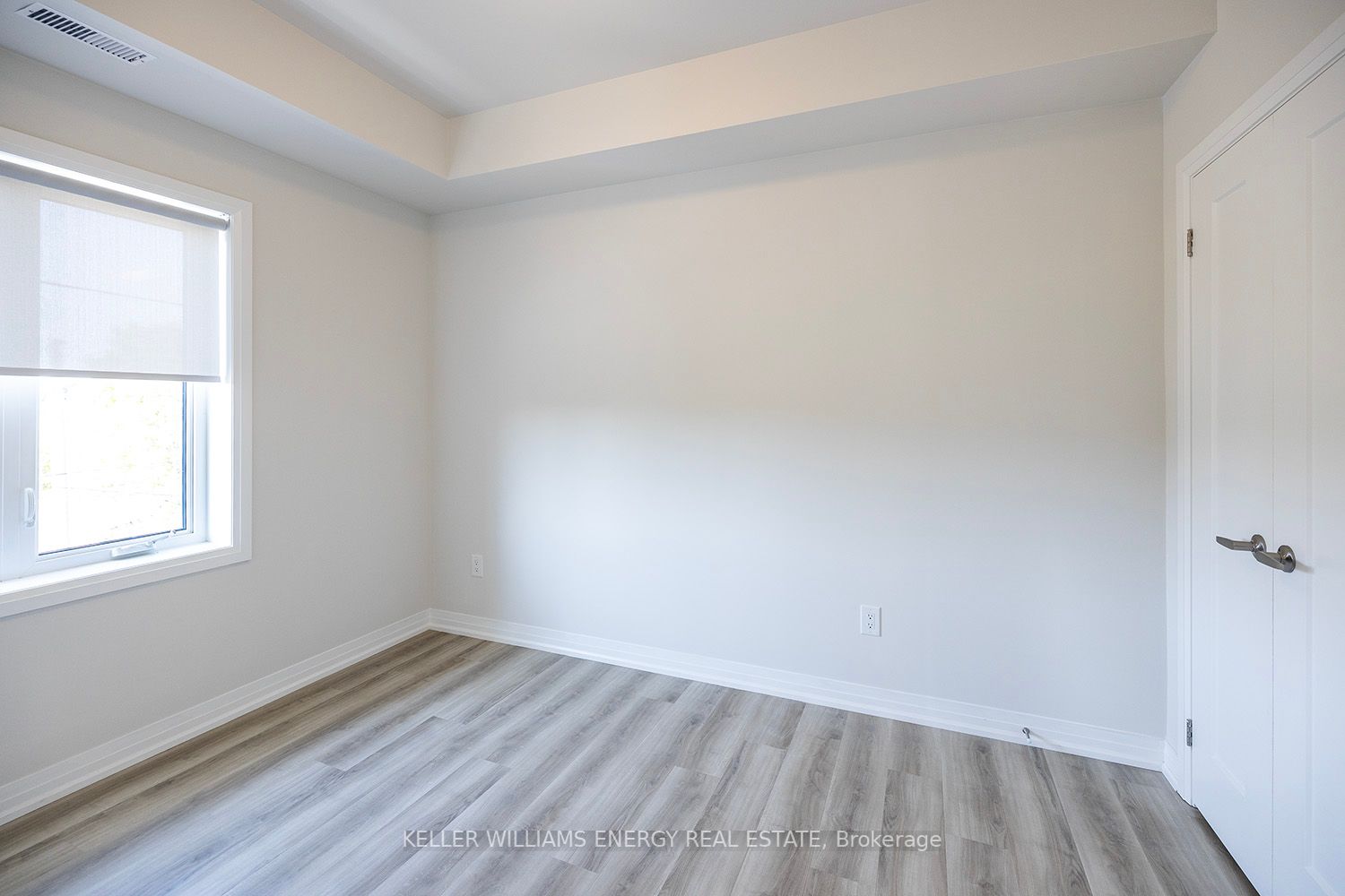 750 King St E, ##203