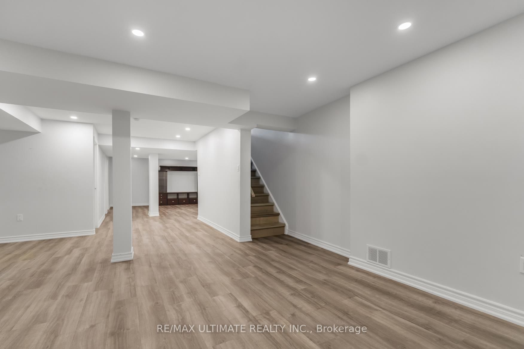 4 Hoppe St