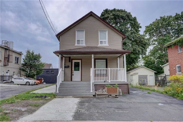 11 Hall St, Oshawa