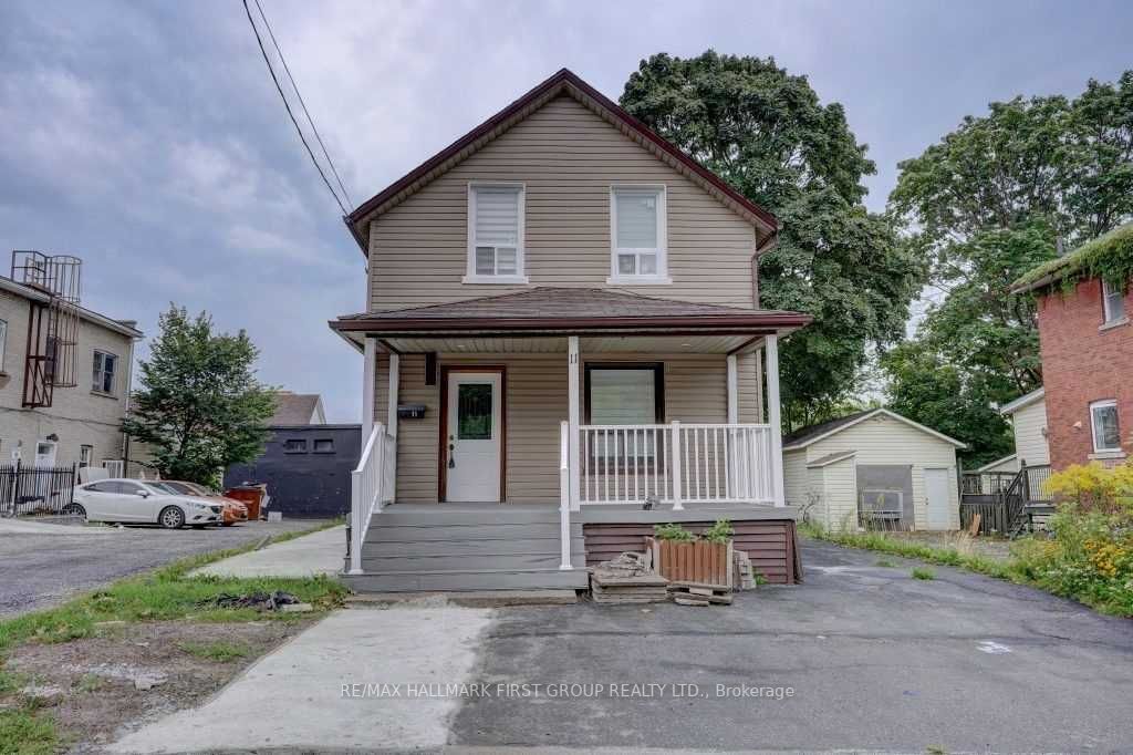 11 Hall St