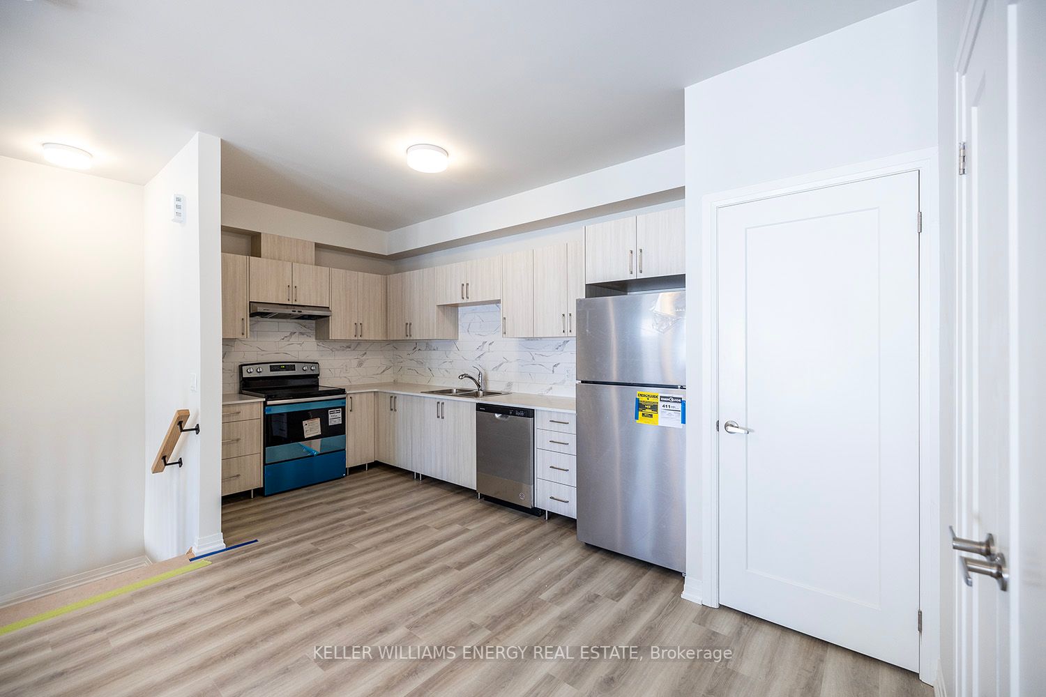 750 King St E, ##204