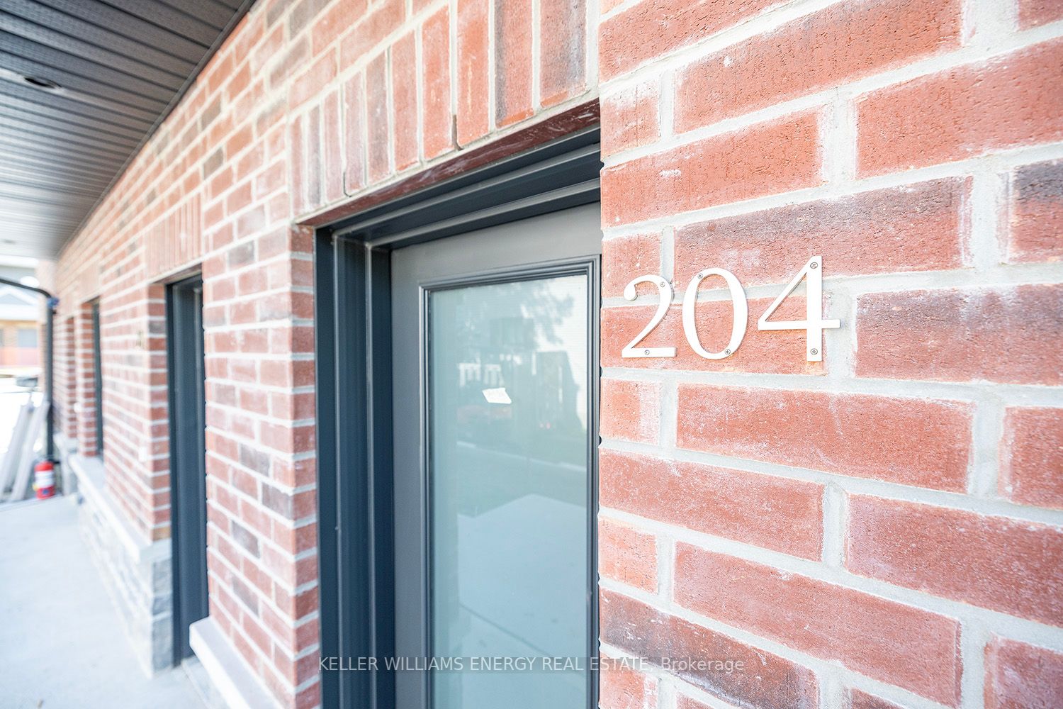 750 King St E, ##204